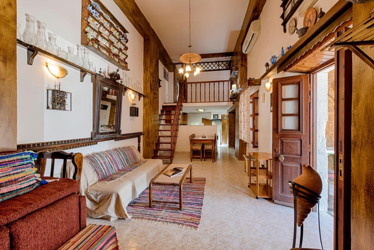Hara'S Traditional Detached House In Malona Malona Village エクステリア 写真
