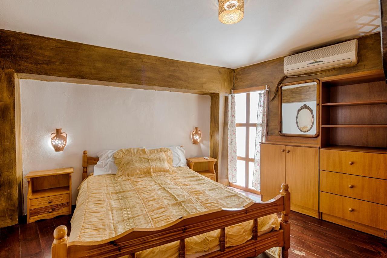 Hara'S Traditional Detached House In Malona Malona Village エクステリア 写真