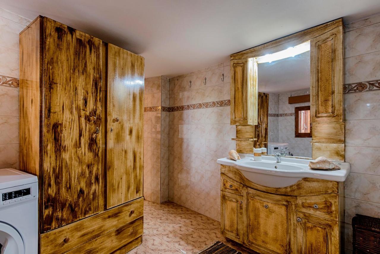Hara'S Traditional Detached House In Malona Malona Village エクステリア 写真